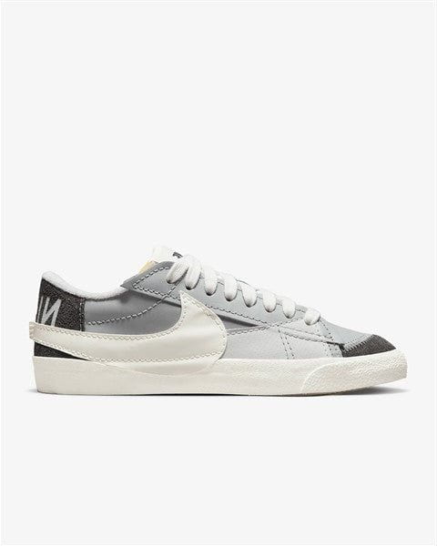 Nike hotsell blazer sportscene